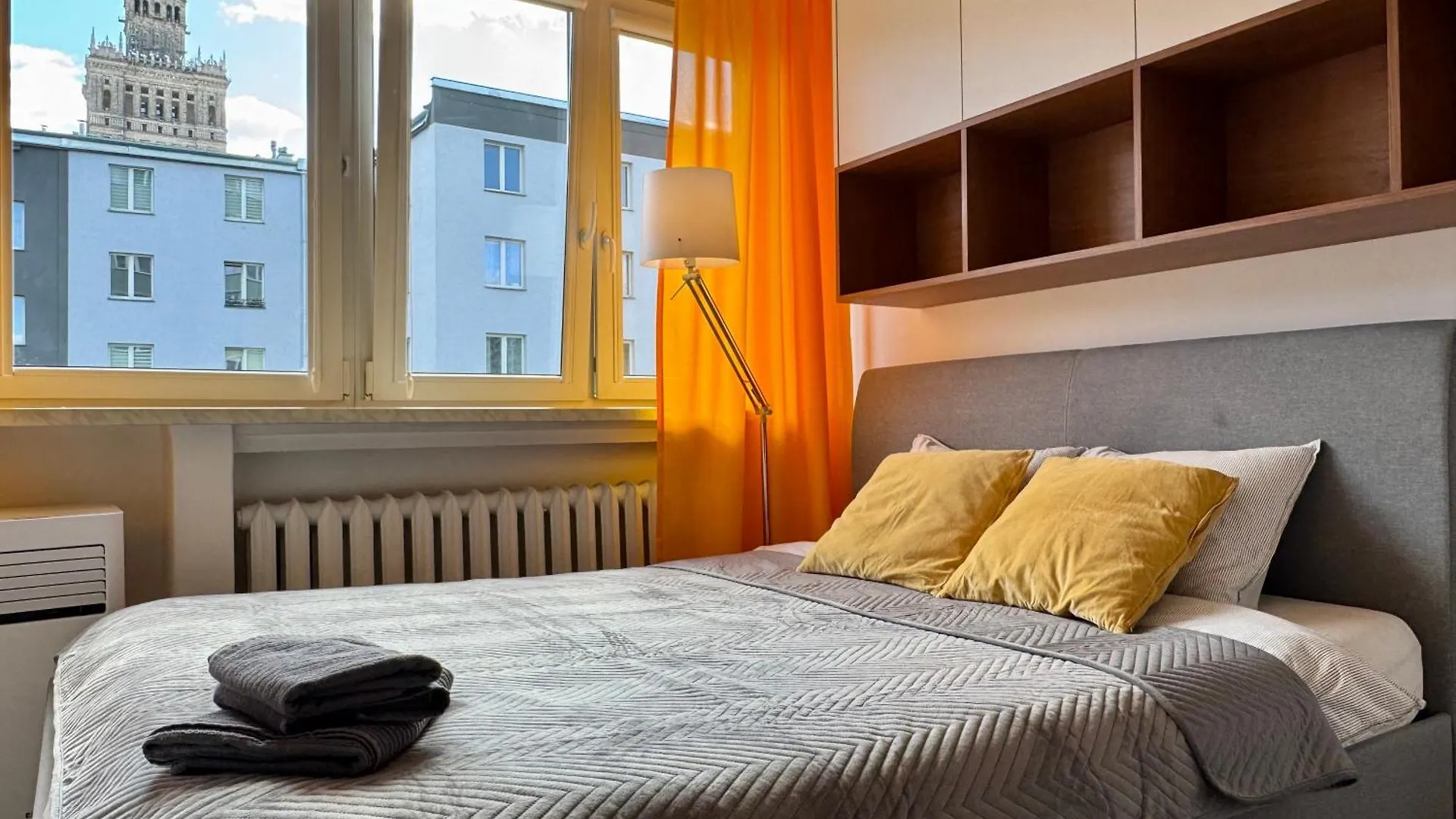 Warsaw City Center Apartment